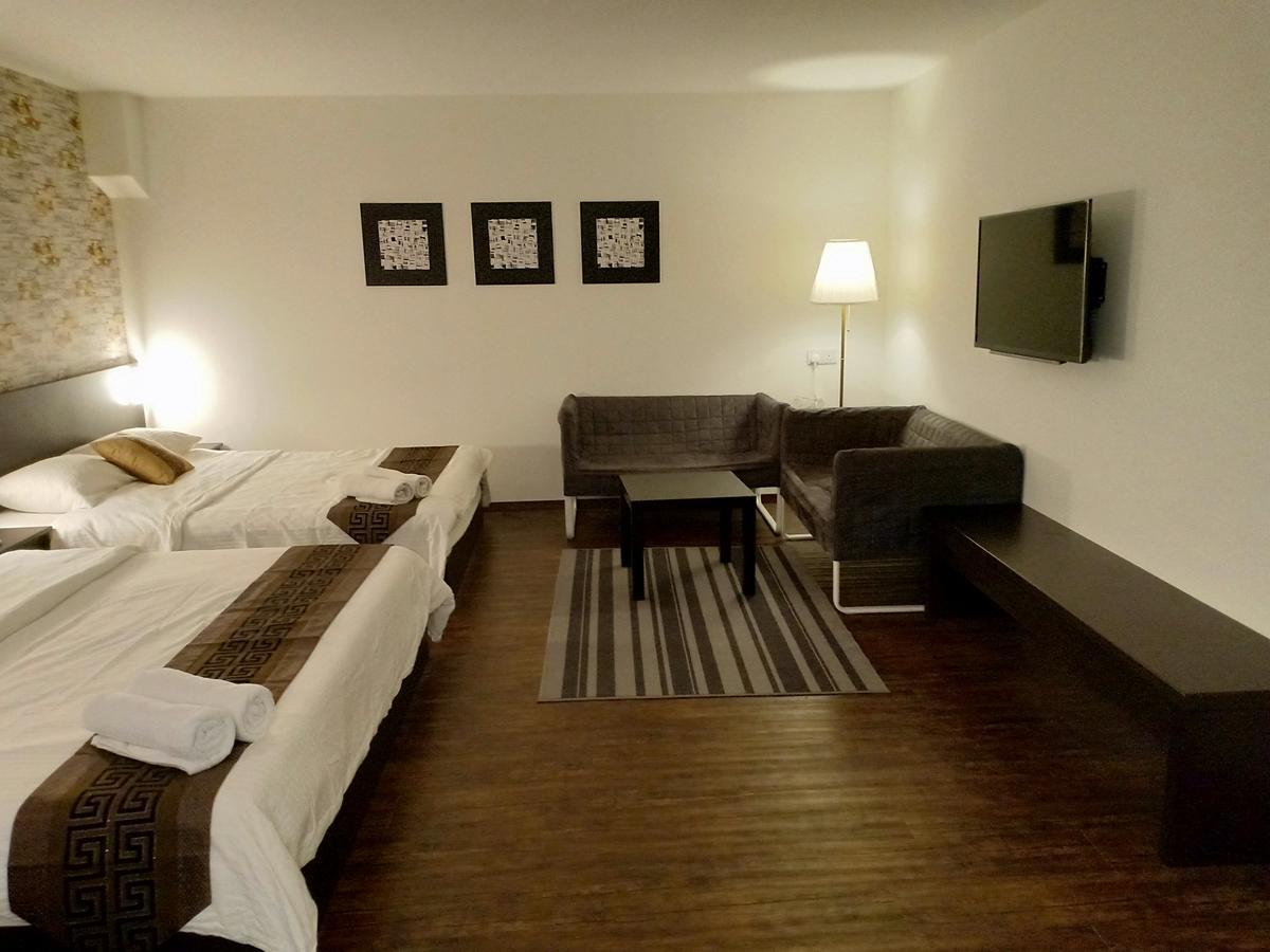 52 The Grace Hotel Muar Eksteriør bilde